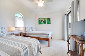 Room - Walk to the Beach & Town! Tamarindo Condo (Tamarindo)