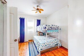 Room - Walk to Tamarindo Beach! Condo w/ 2 Balconies (Tamarindo)