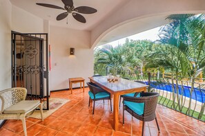 Outdoor dining - Walk to Ocean! Flamingo Beach Condo w/ Pool Access (Flamingo Beach)