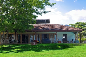Exterior - Mtn-View Farmhouse w/ Pool in Atenas (Atenas)