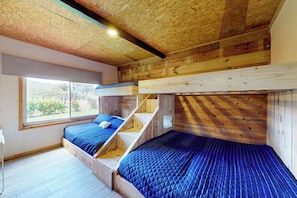Room - Mtn-View Farmhouse w/ Pool in Atenas (Atenas)