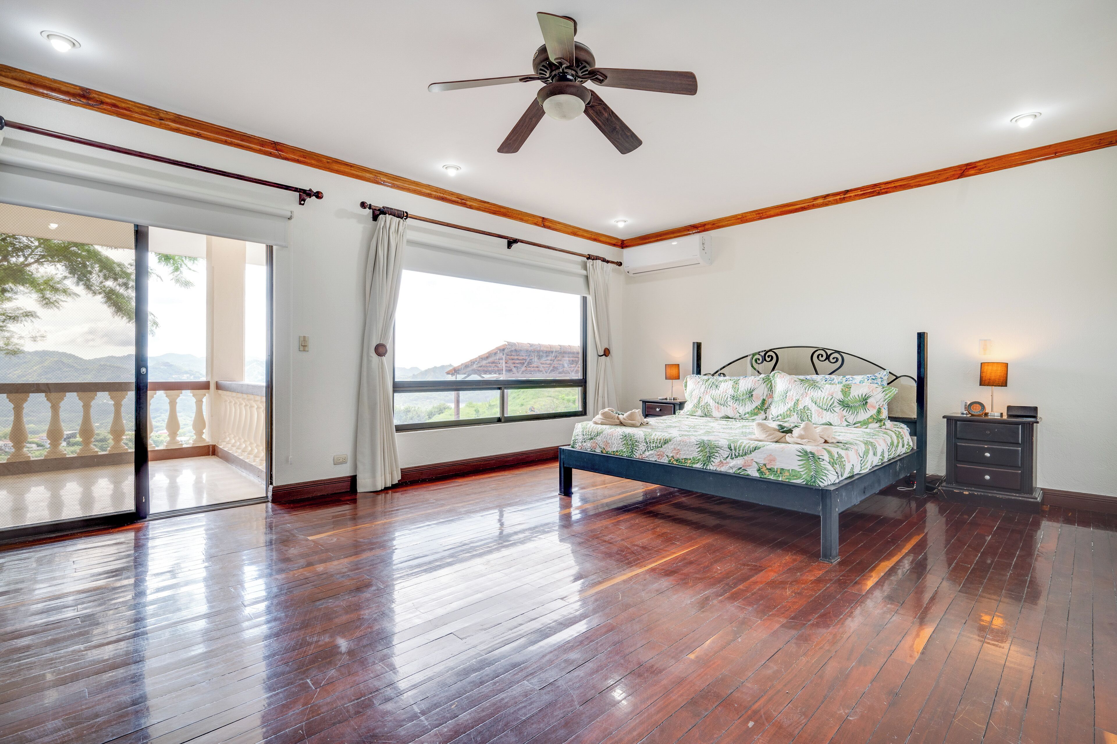 3 bedrooms, iron/ironing board, Internet, bed sheets