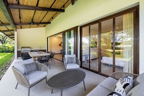 Outdoor dining - Tamarindo Villa w/ Private Pool, Beach Club Access (Tamarindo)