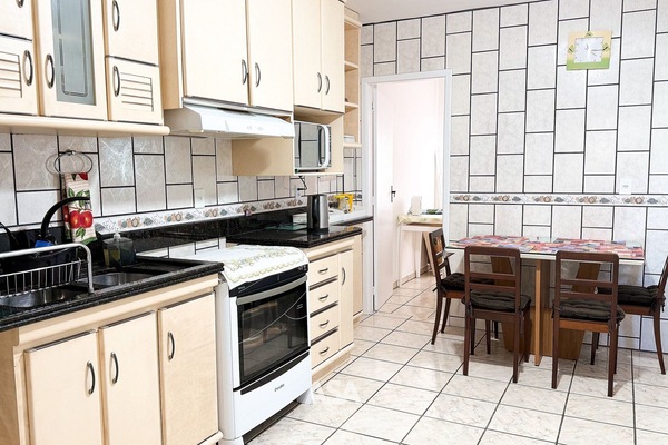 Basic Apartment | Private kitchen | Cookware/dishes/utensils
