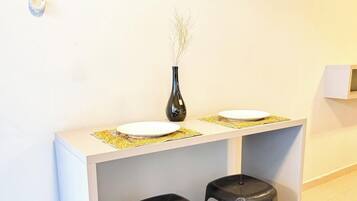 Basic Studio | Dining
