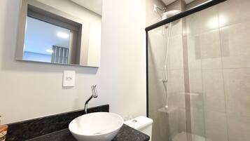Basic Studio | Bathroom