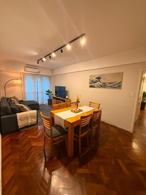 Living area - Elegant & Spacious Apartment in Downtown BA (Buenos Aires)