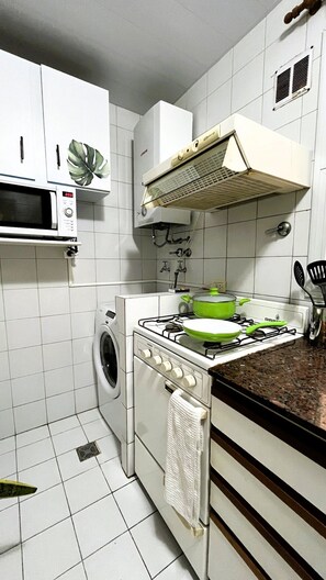 茶具/咖啡用具、冰箱、微波炉、烤箱