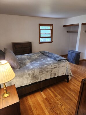 Unclassified image, 2 of 16, button - Beautiful, whole house, just 5 miles from Penn State, Beaver Stadium! (Boalsburg)