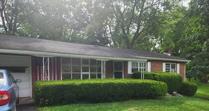 Beautiful, whole house, just 5 miles from Penn State, Beaver Stadium!