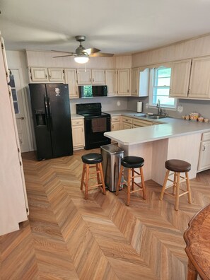 Unclassified image, 5 of 16, button - Beautiful, whole house, just 5 miles from Penn State, Beaver Stadium! (Boalsburg)