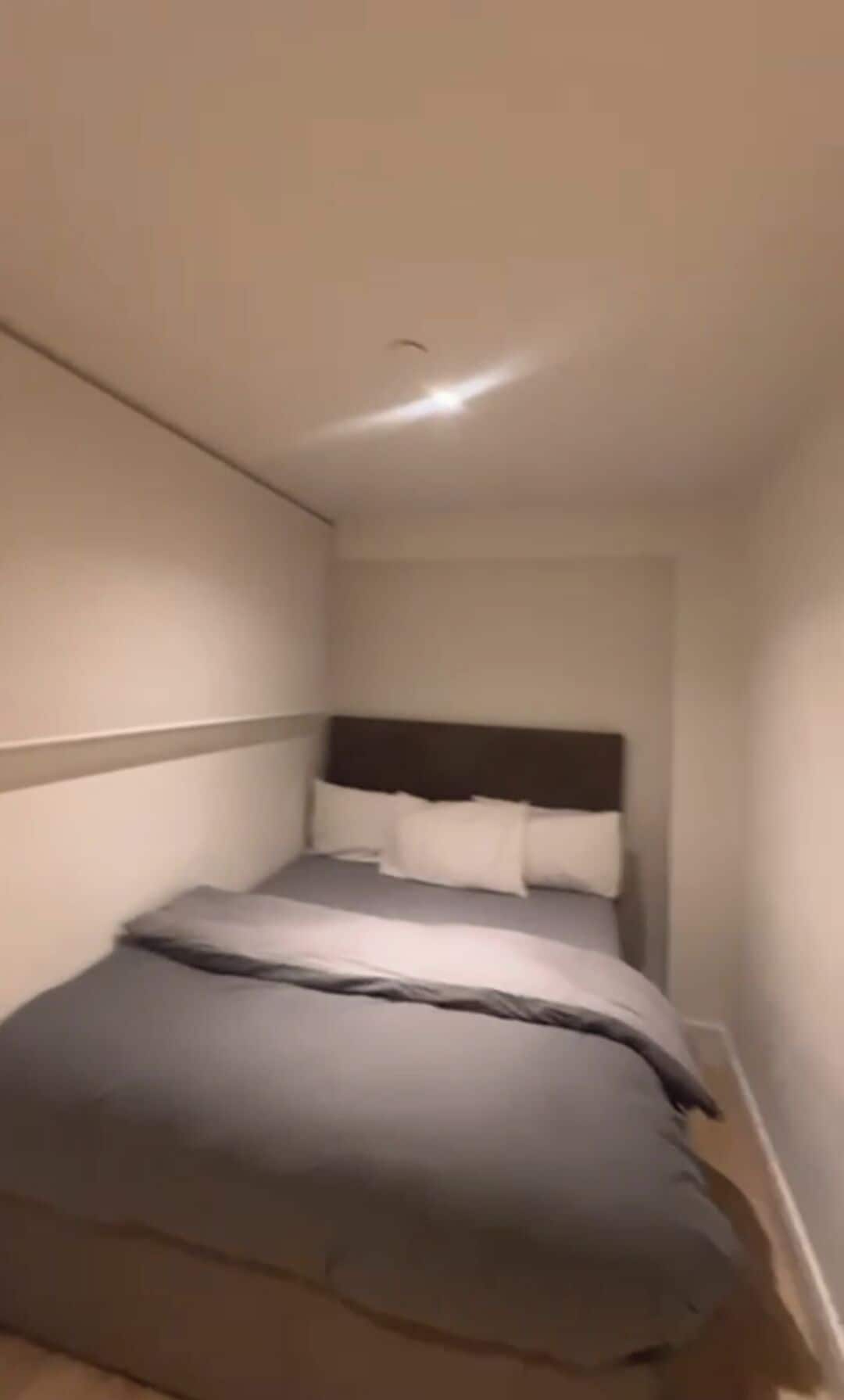WiFi, bed sheets