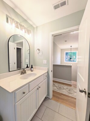 Bathroom - The Carolina Cottage - 3 Bedrooms 2.5 Bath (Wilmington)