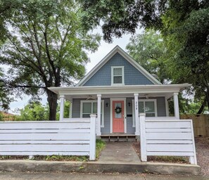 Exterior - The Carolina Cottage - 3 Bedrooms 2.5 Bath (Wilmington)