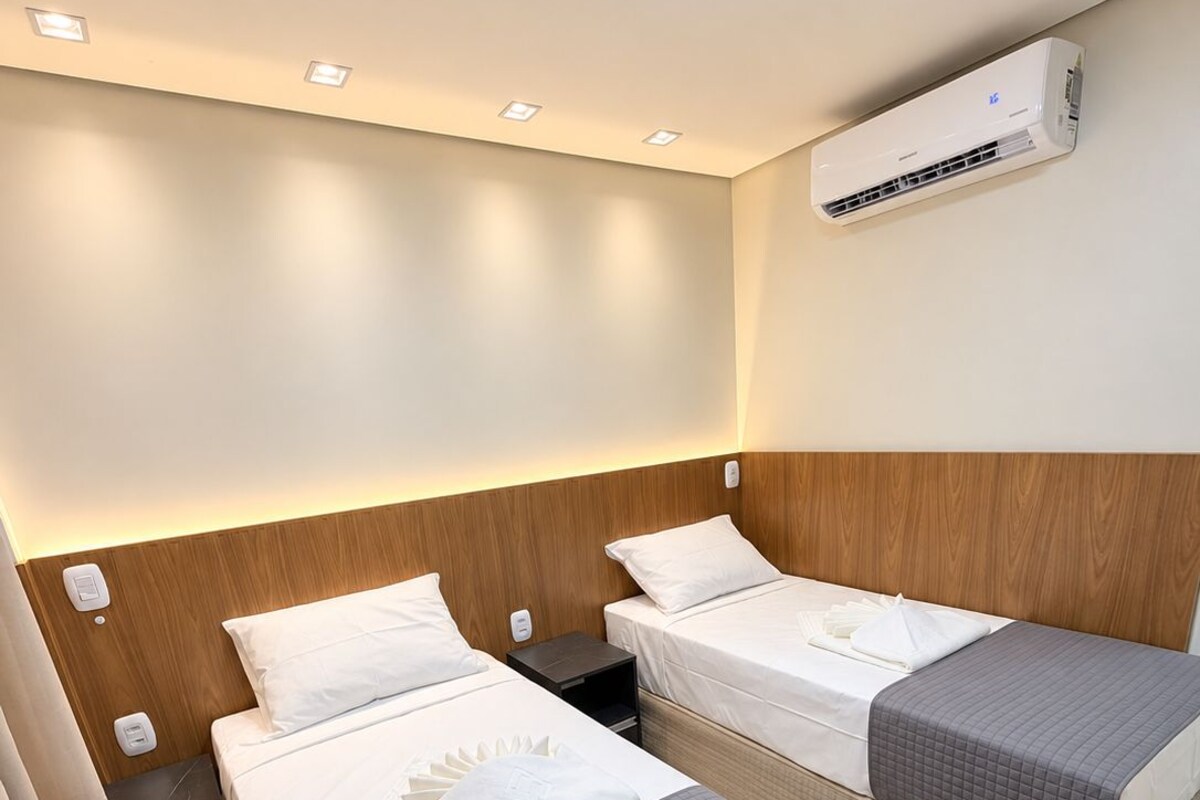 標準雙床房 | 書桌、手提電腦工作空間、免費 Wi-Fi