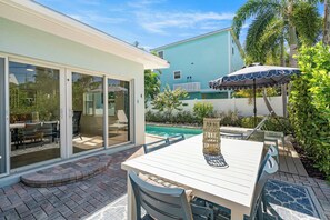 Seating Area - Latitude Adjustment by SeaBreeze Vacation (Holmes Beach)