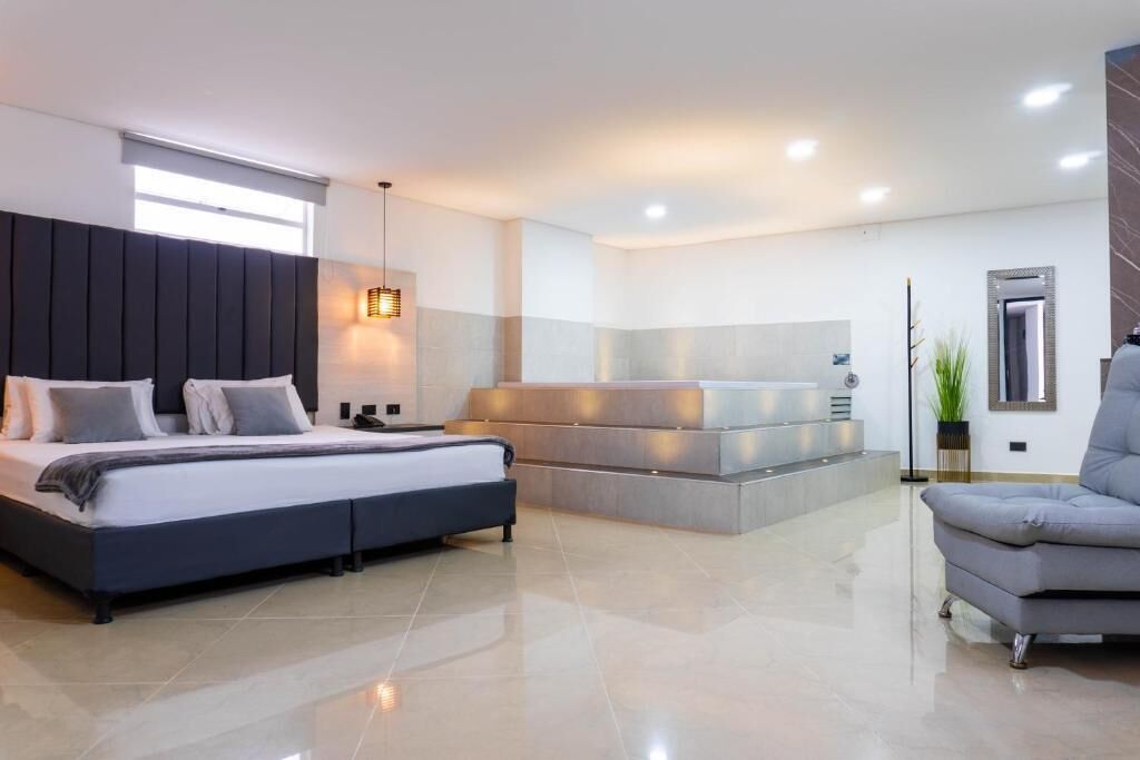 Elite Double Room, 1 King Bed, Air conditioning | In-room safe, free WiFi