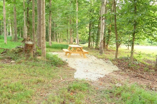 Relax & Recharge in this 2BR/2BA Cottage Retreat located in Morehead, KY