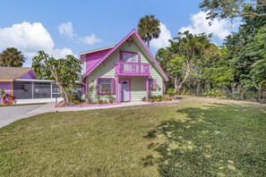 Unclassified image, 3 of 38, button - Jensen Beach Tropical Resort (Fort Pierce)