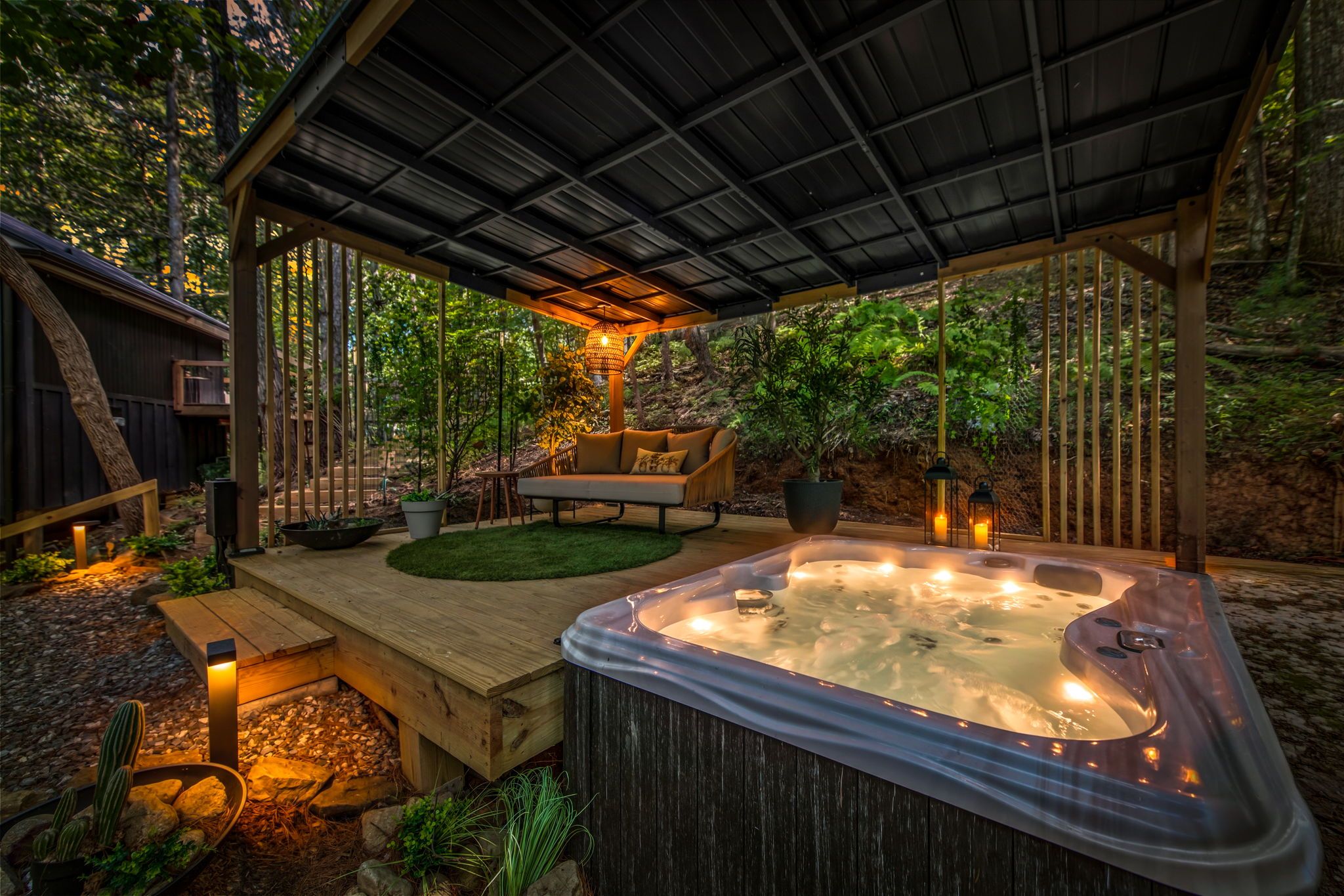 Outdoor spa tub
