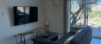 Brand-New 2BR Desert Retreat - Mountain Views & Stargazing
