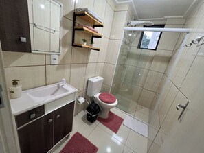 Bathroom - Family apartment with great comfort and a great location in Toledo, Paraná. (Toledo)