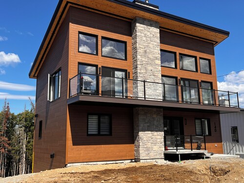Sous-Bois Condo au Valinouet