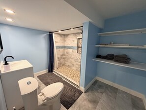 Bathroom - Weeping Willow Retreat - a perfect place to relax and unwind. (La Porte)