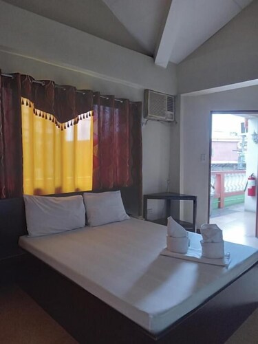 Central View Apartelle 