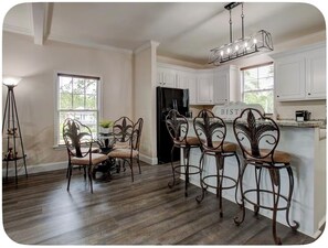 Dining - Delightful 3-bedroom house with AC in charming Camden (Camden)