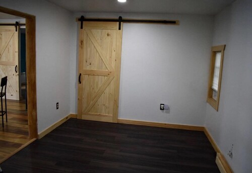 Modern Black Lakefront Cabin - Large Deck - On Sanford Lake
