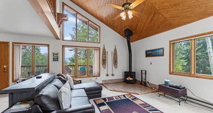 Red Bird Retreat | Arctic Hot Tub | Stunning Views