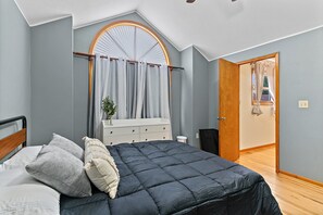 Unclassified image, 3 of 57, button - Roadmap Lodging: Garden Escape, 3BR Furnished Monthly, Pet OK (Columbus)