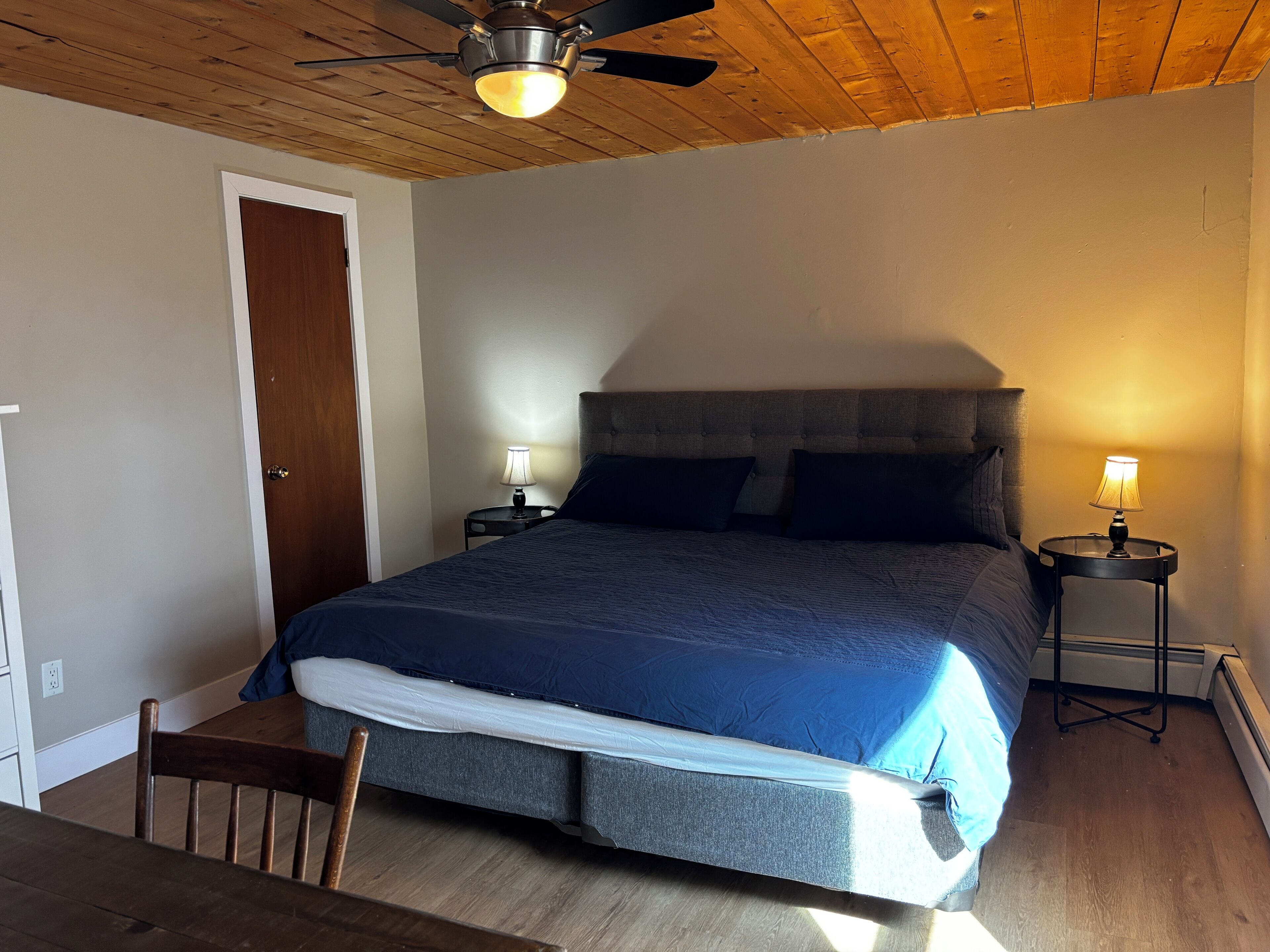 WiFi, bed sheets