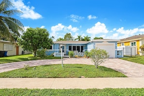 Exterior - Modern Stay Near Beaches Backyard Canal Fishing (Lauderdale Lakes)