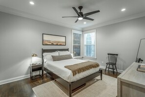 Bedroom 1 with bedside tables - Stellar View | North Shore Retreat | 30+ Nights (Chattanooga)