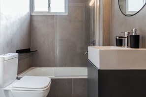 Bathroom - Vrbo Property (Buenos Aires)
