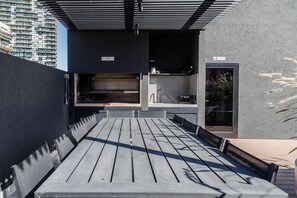 Outdoor dining - Vrbo Property (Buenos Aires)