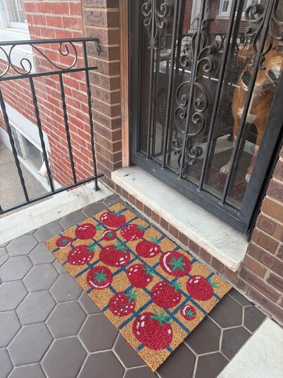 The Tree House, Authentic South Philly Rowhome