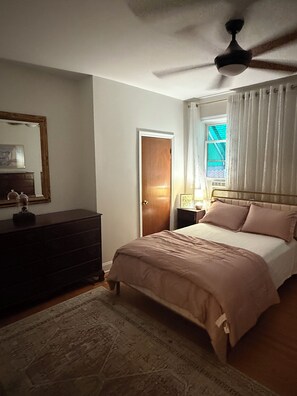 Room - The Tree House, Authentic South Philly Rowhome (Philadelphia)