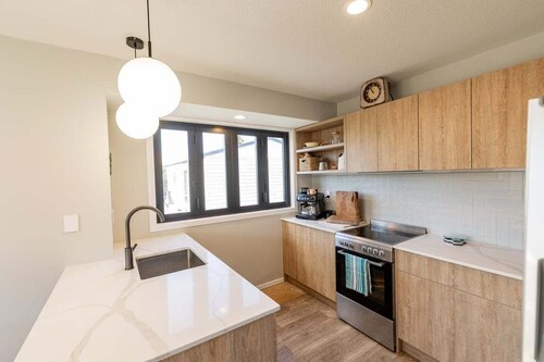 Creekside | Mountain View | Family Home - KK7219D