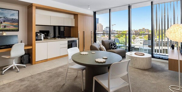 Dining - WOW in heart of Sth Yarra (South Yarra)
