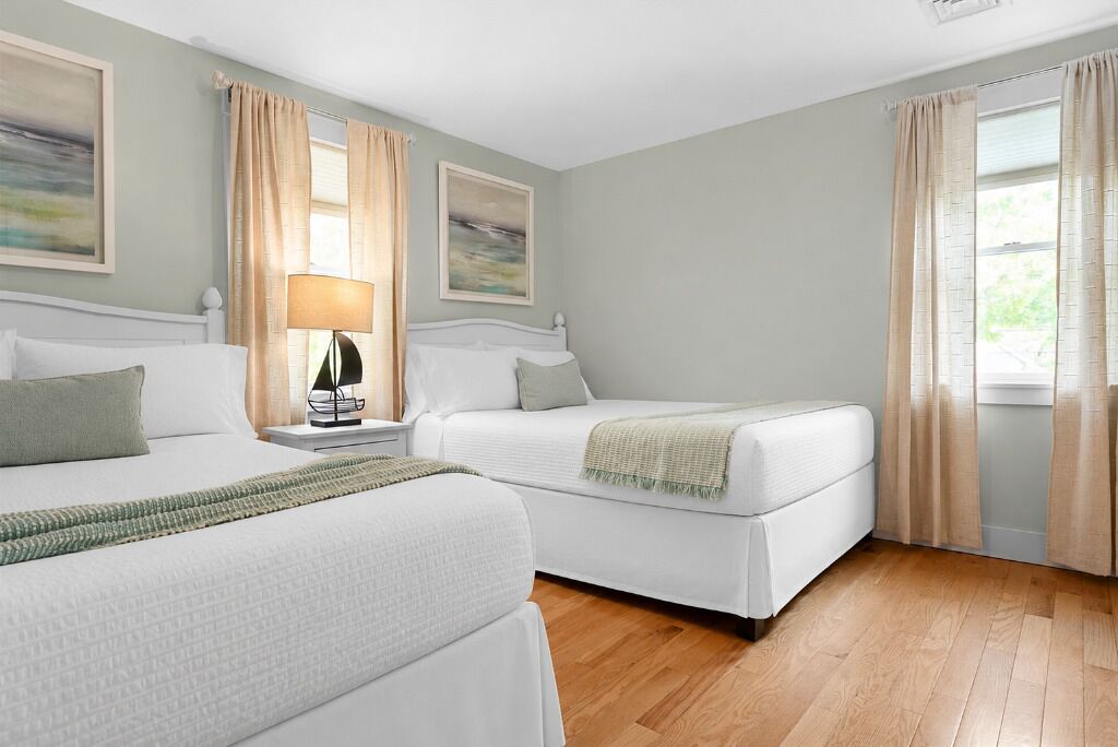 Desk, iron/ironing board, travel crib, WiFi