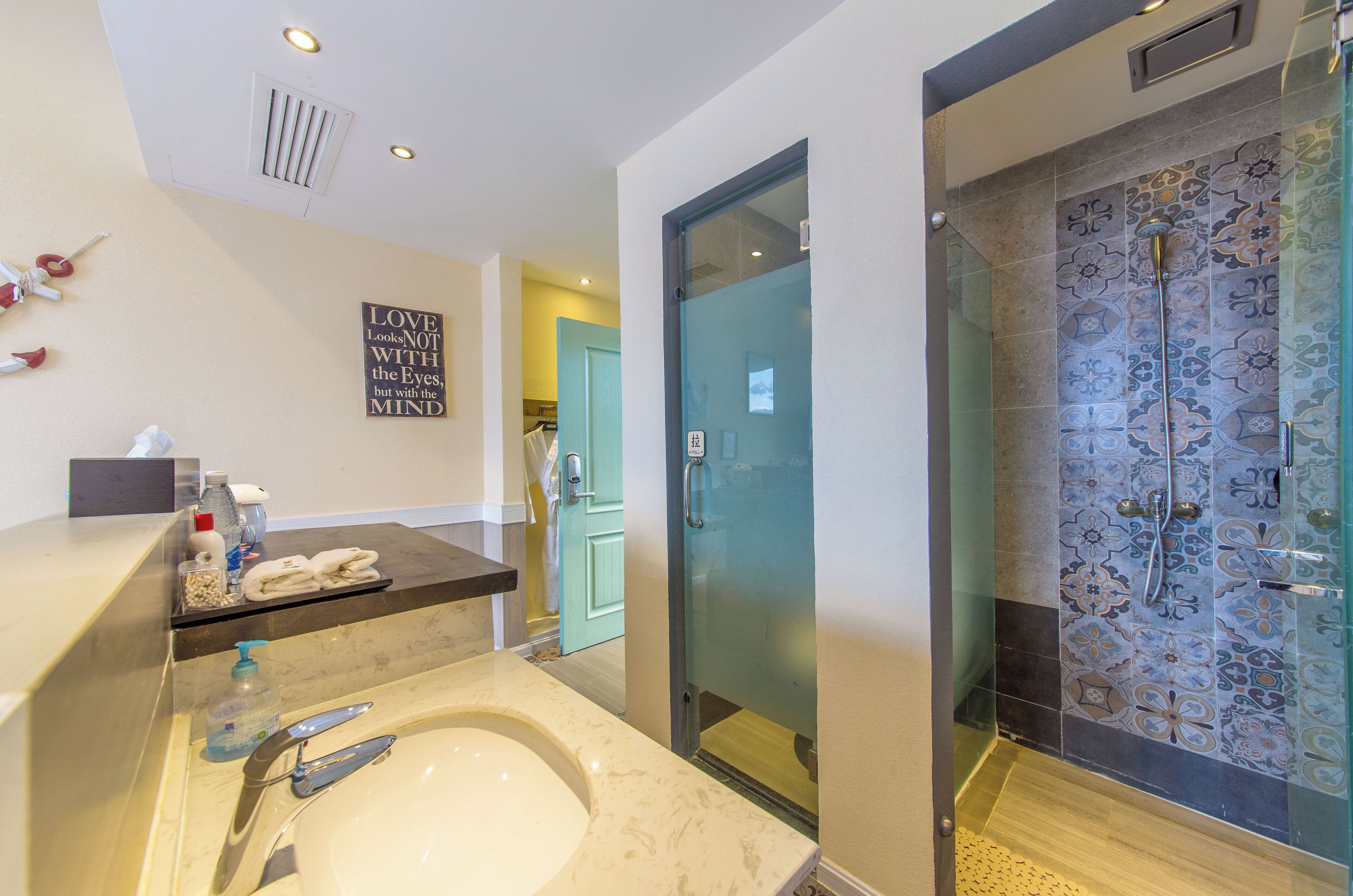 Classic Double Room, Balcony, Ocean View | Bathroom