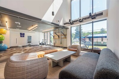 Landing | Spectacular 2BD, Courtyard, Clubhouse