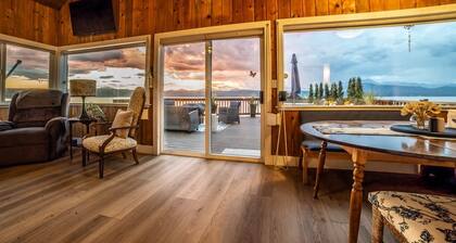 Relaxing 3 bedroom waterfront cottage in beautiful Union for relaxing stays.