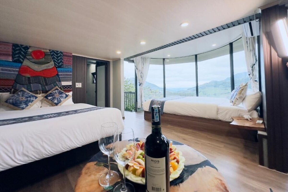 Family Room, Balcony