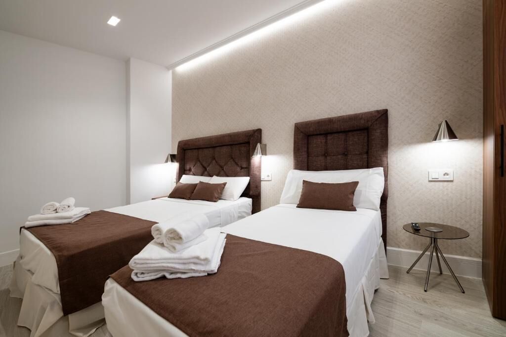 Deluxe Triple Room, City View