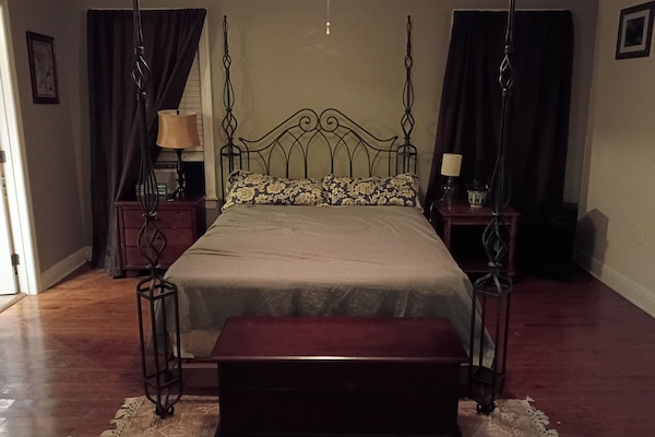1 bedroom, iron/ironing board, WiFi, bed sheets