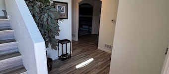 Charming 3-bedroom townhome with AC in Gillette